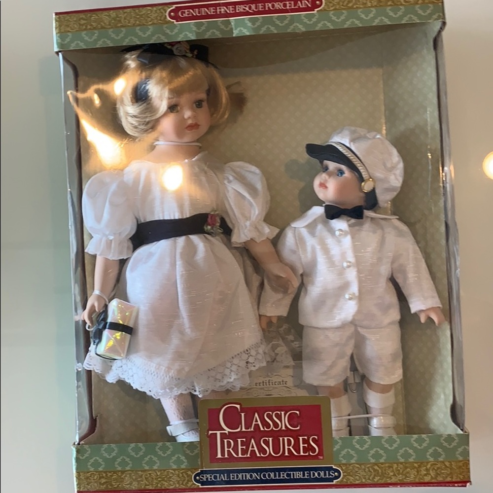 Dolls - Picture 3 of 5